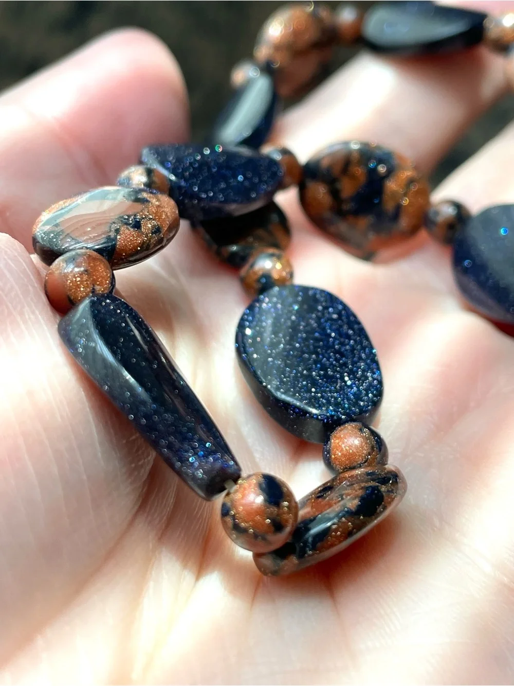 Vintage polished goldstone choker necklace w/ magnetic clasp